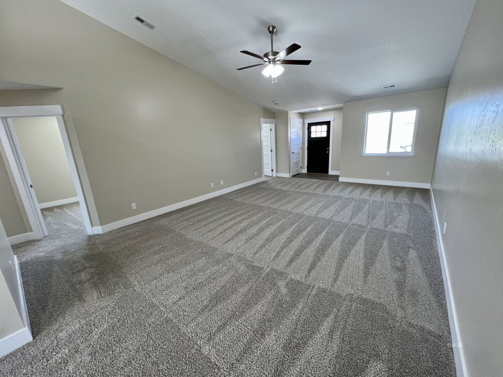 335 Country Club Parkway Property Photo 3
