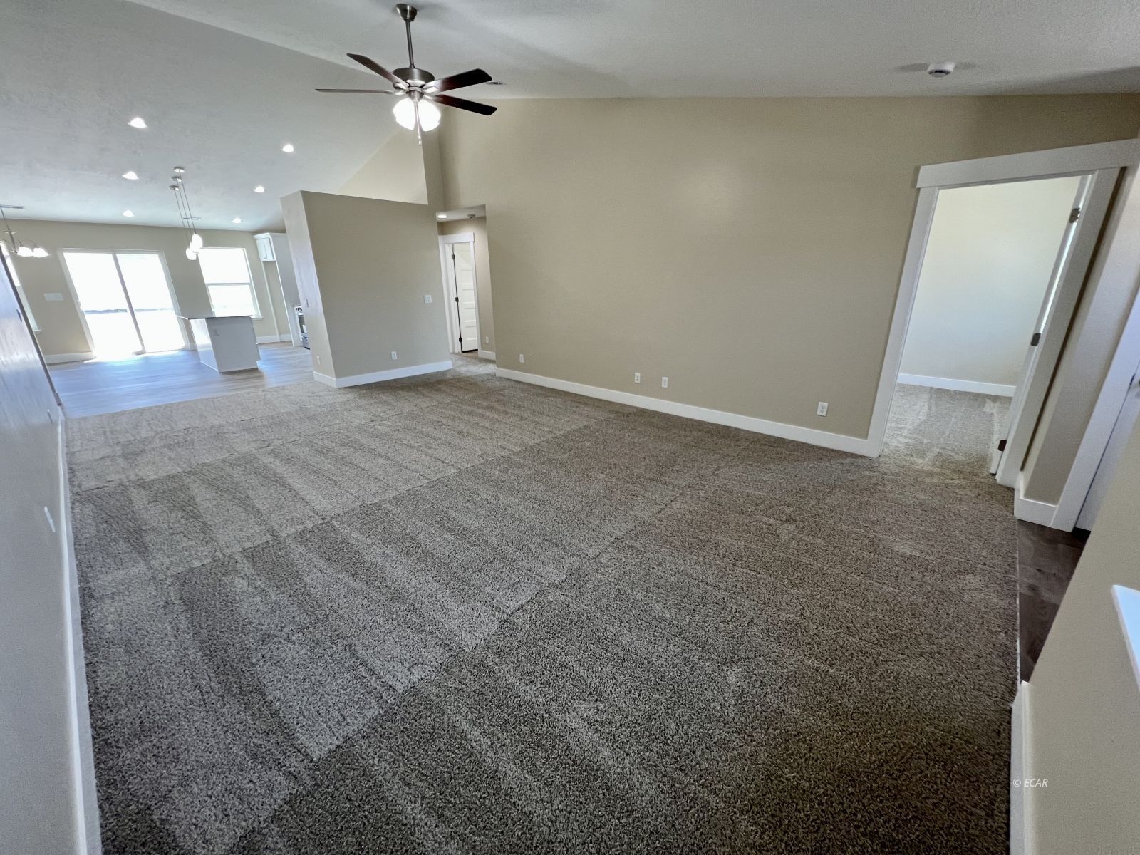 335 Country Club Parkway Property Photo 5