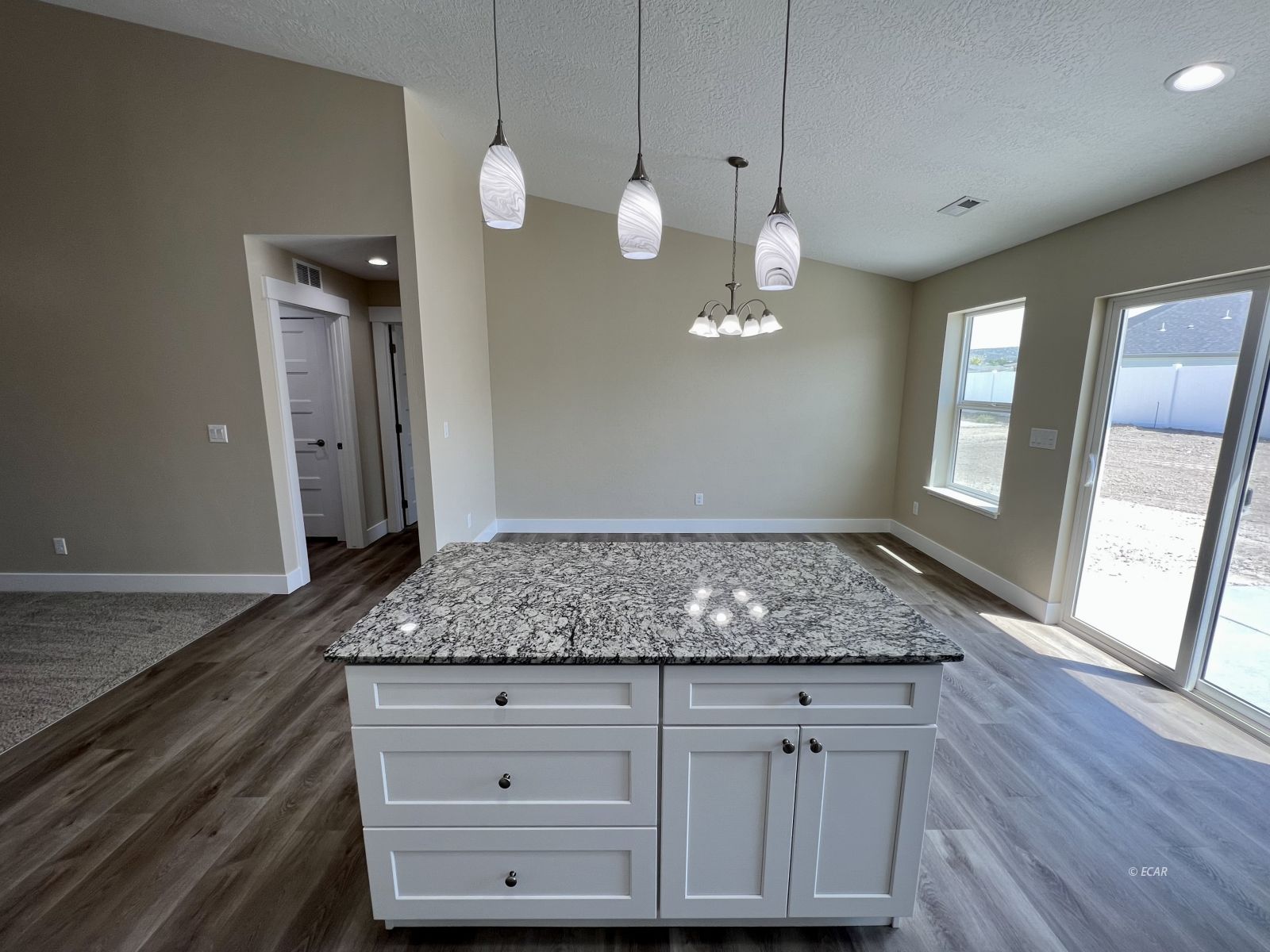 335 Country Club Parkway Property Photo 8
