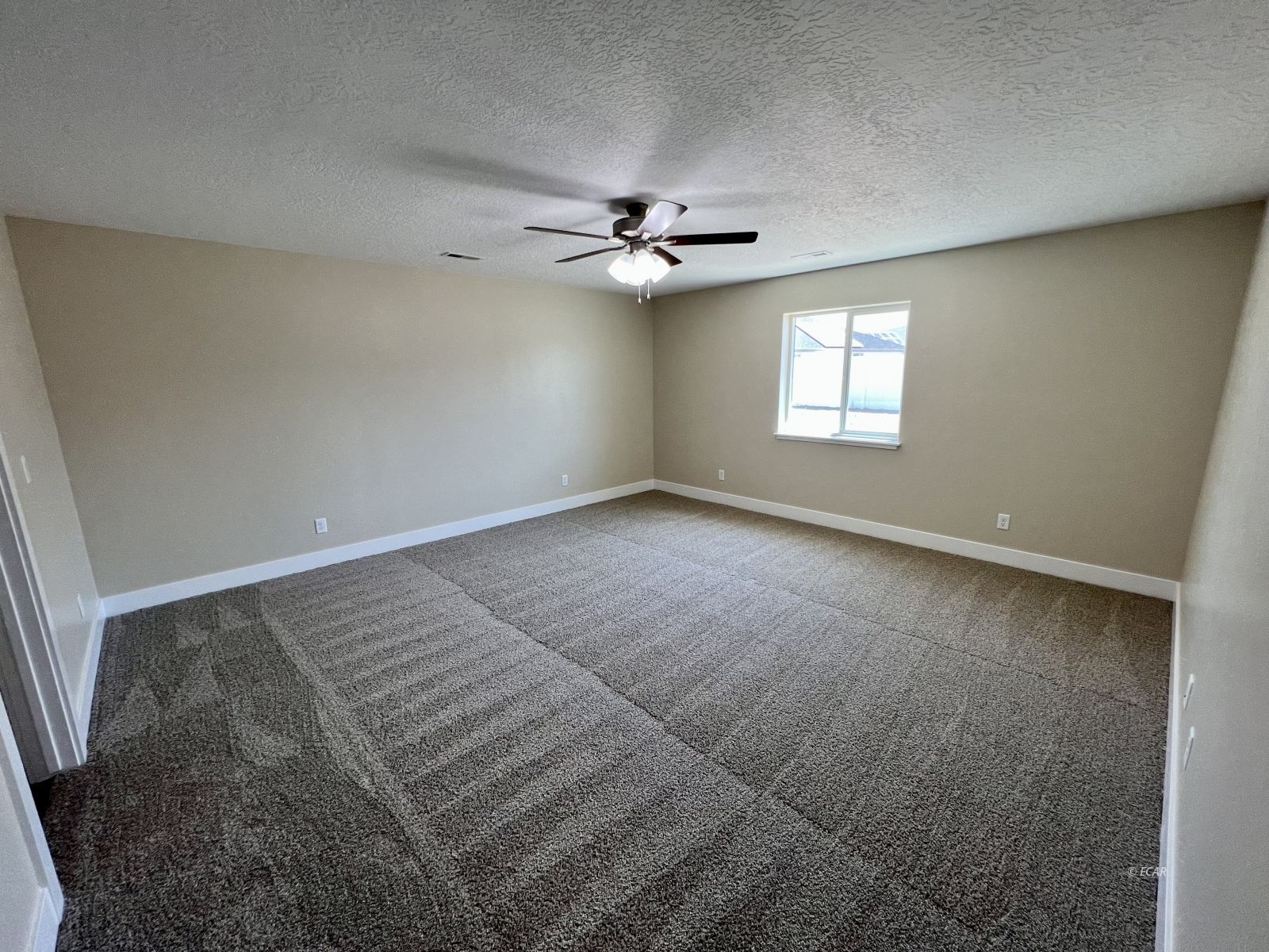 335 Country Club Parkway Property Photo 11