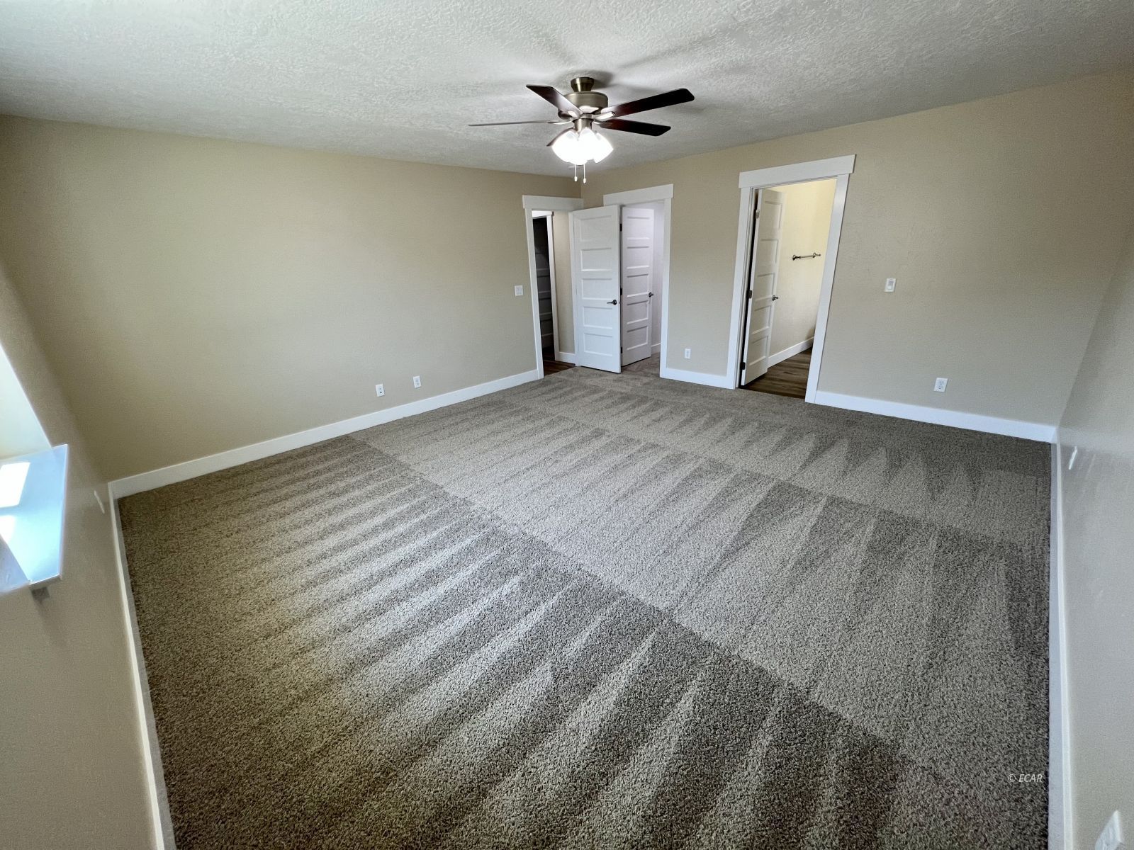 335 Country Club Parkway Property Photo 12