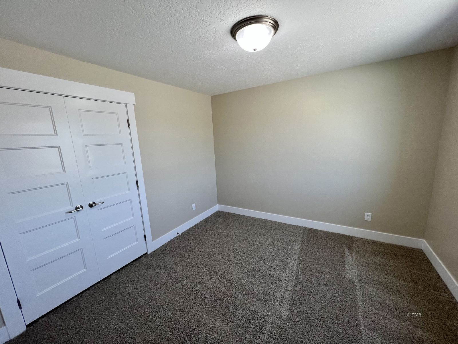 335 Country Club Parkway Property Photo 17