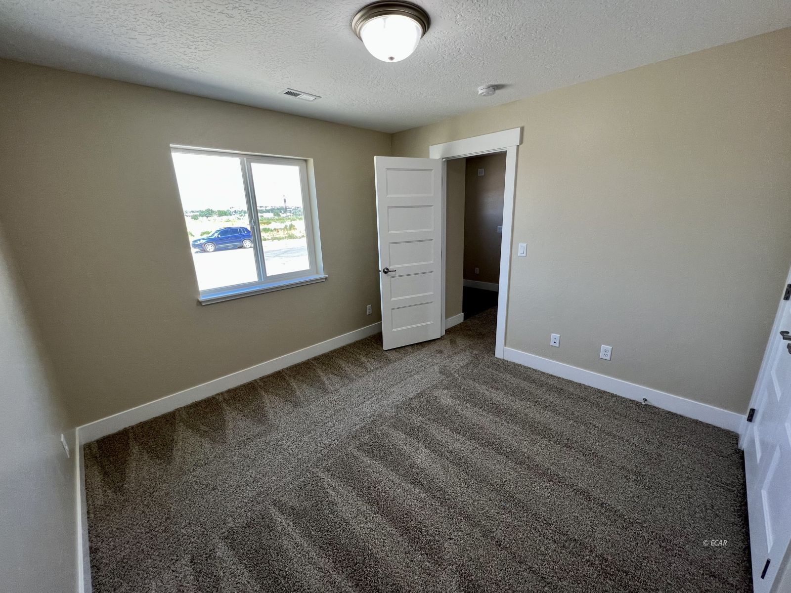 335 Country Club Parkway Property Photo 18
