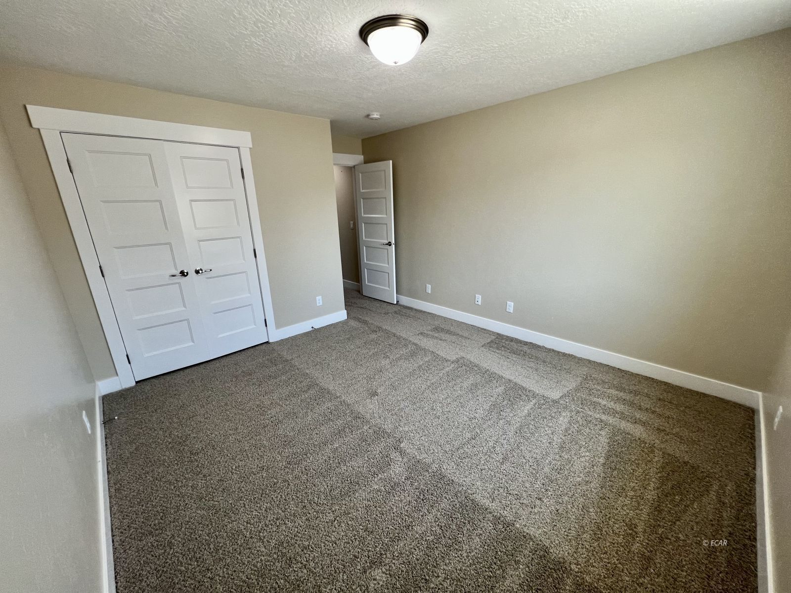 335 Country Club Parkway Property Photo 21
