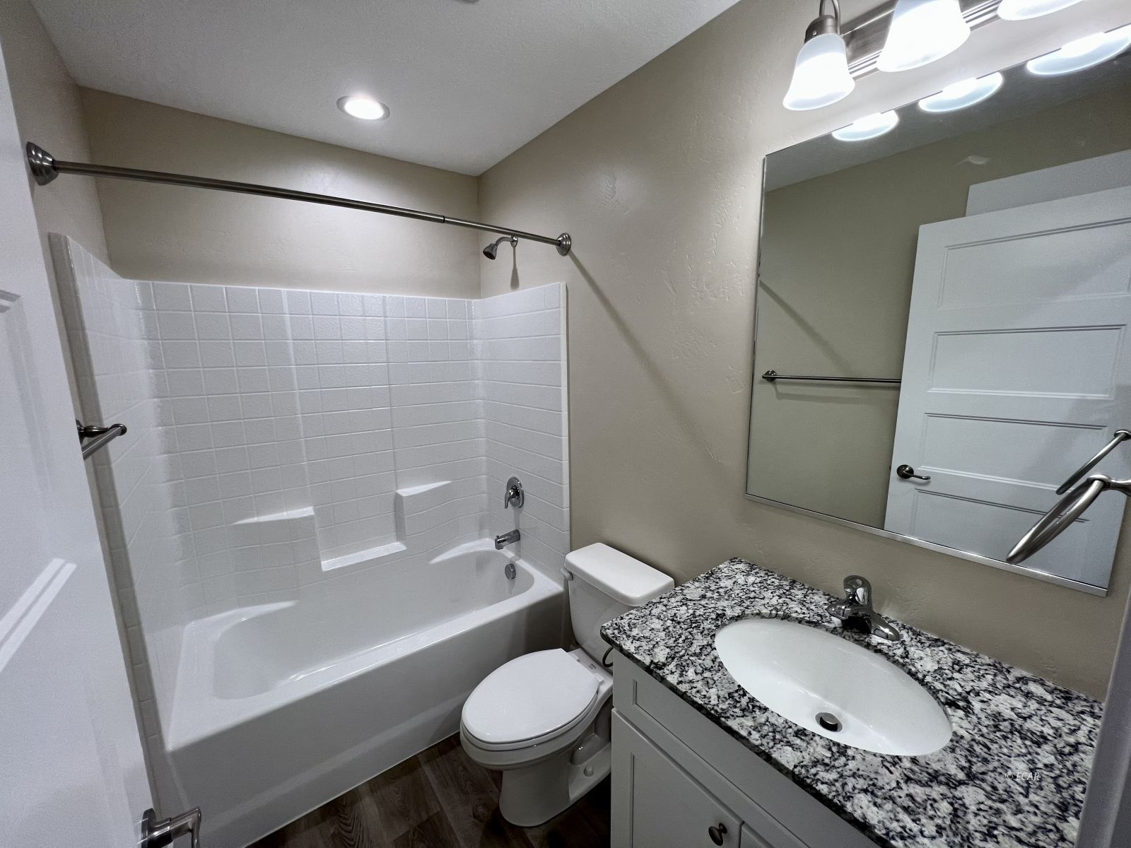 335 Country Club Parkway Property Photo 23